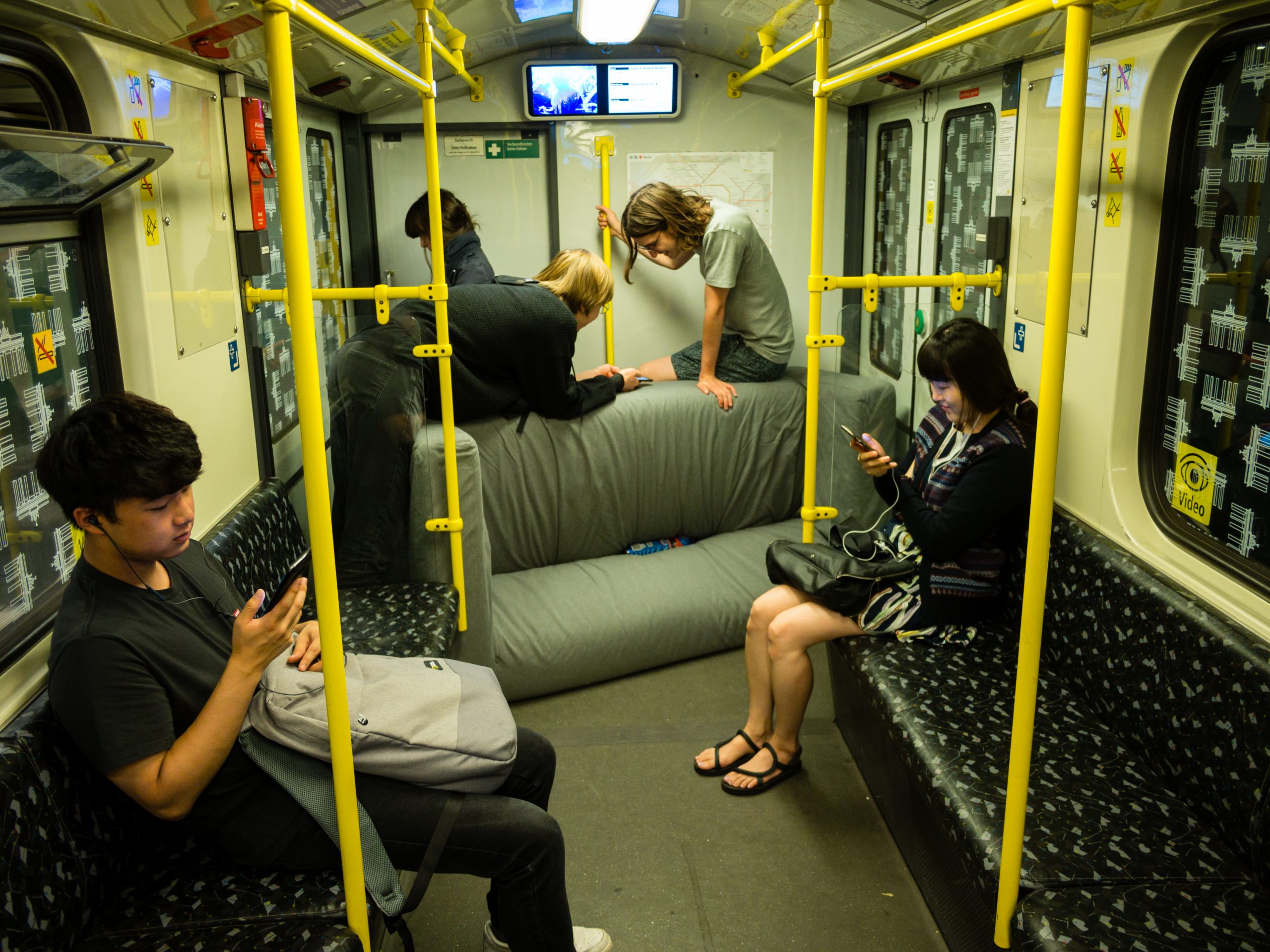 Couch in U-Bahn